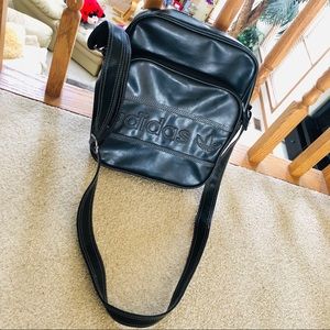 ⚽️ ADIDAS cross body pleather messenger bag 🏀